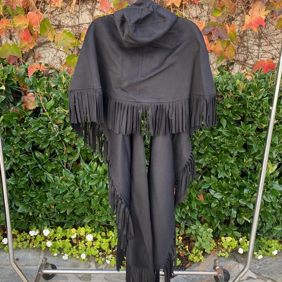 Shamask Cashmere and wool thick black fringe cape - Picture 3 of 14